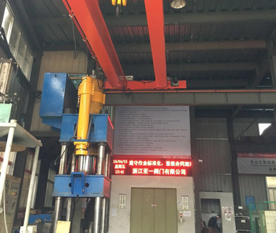 焊接球閥生產車間